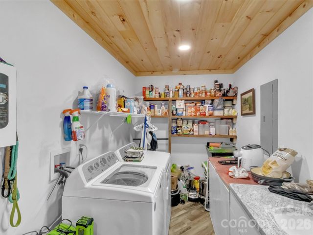 522 N River Road, Sylva, NC 28779