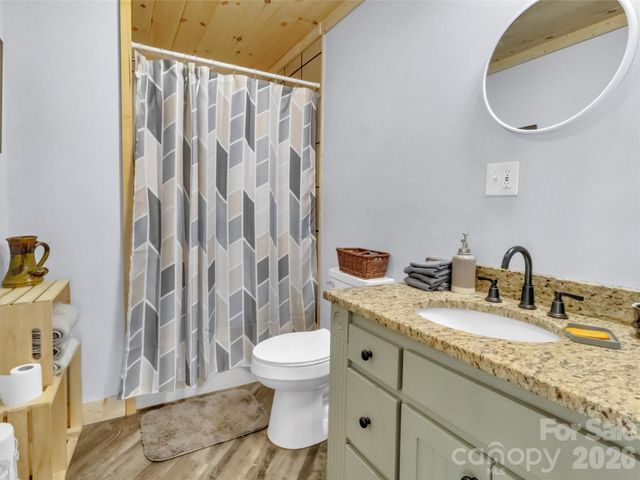 522 N River Road, Sylva, NC 28779