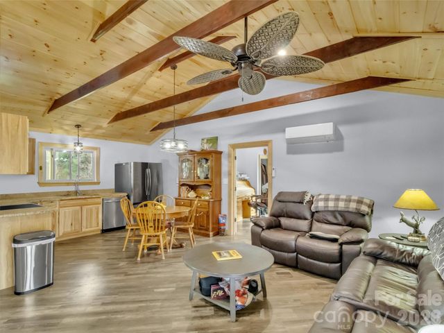 522 N River Road, Sylva, NC 28779