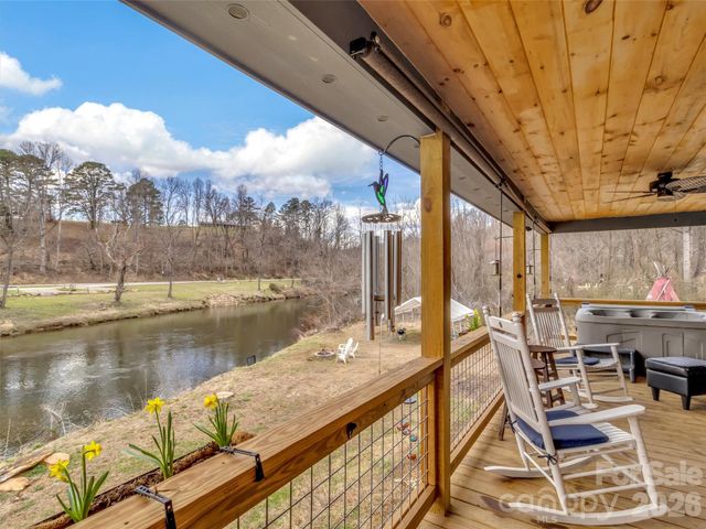 522 N River Road, Sylva, NC 28779