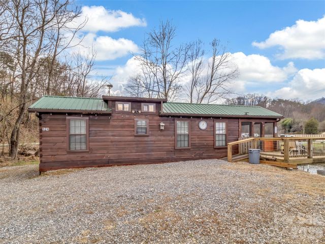 522 N River Road, Sylva, NC 28779