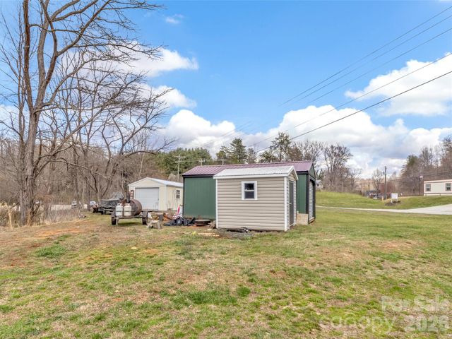 522 N River Road, Sylva, NC 28779