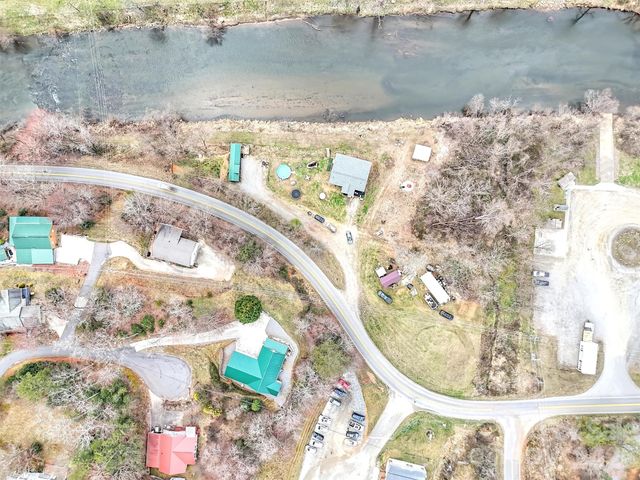 522 N River Road, Sylva, NC 28779