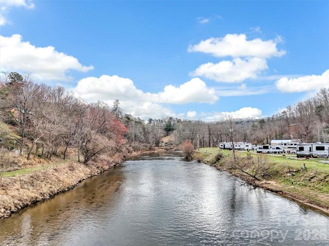 522 N River Road, Sylva, NC 28779