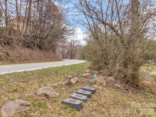 522 N River Road, Sylva, NC 28779
