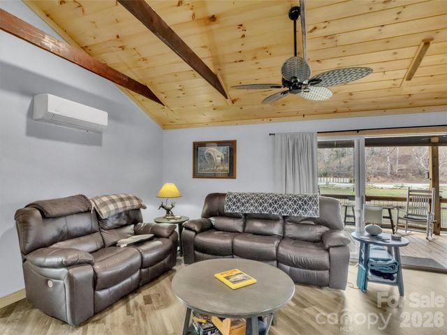 522 N River Road, Sylva, NC 28779
