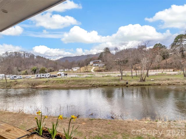 522 N River Road, Sylva, NC 28779