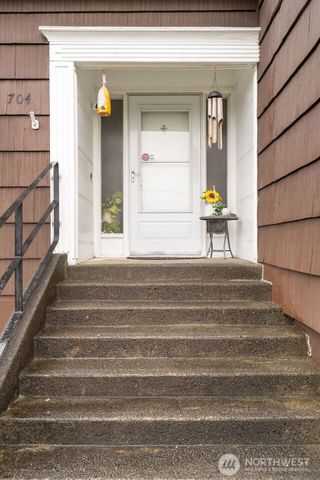704 Essex Avenue, Aberdeen, WA 98520