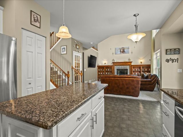 10695 Yellowstone Drive, Huntley, IL 60142