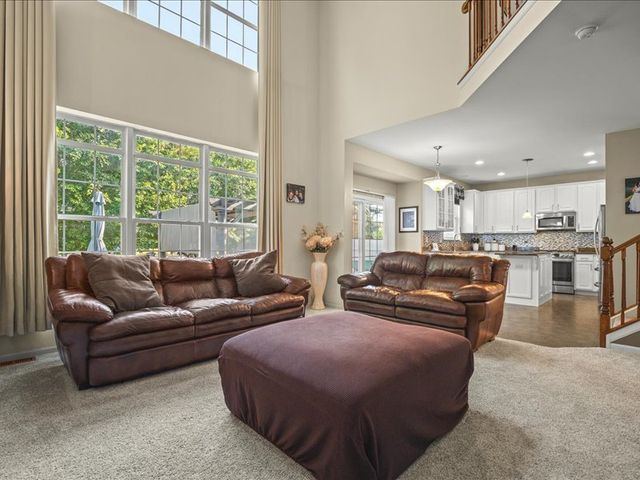 10695 Yellowstone Drive, Huntley, IL 60142