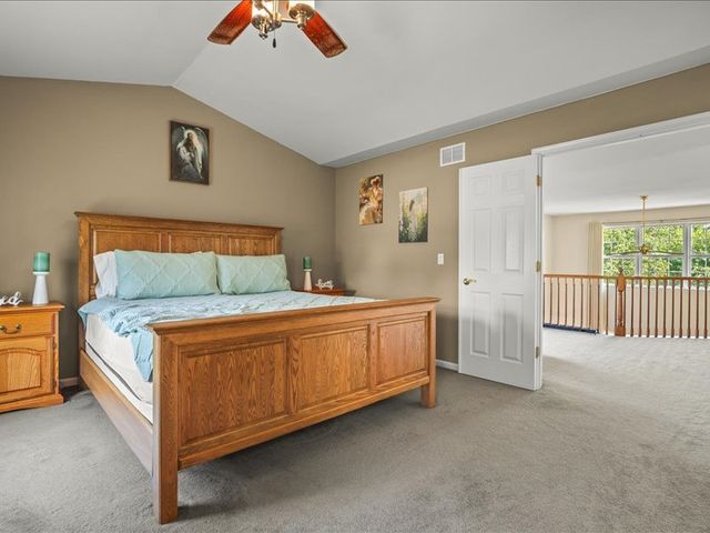 10695 Yellowstone Drive, Huntley, IL 60142