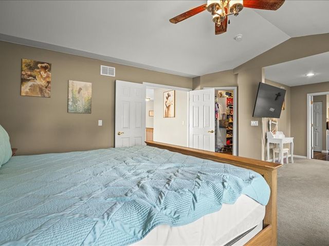 10695 Yellowstone Drive, Huntley, IL 60142