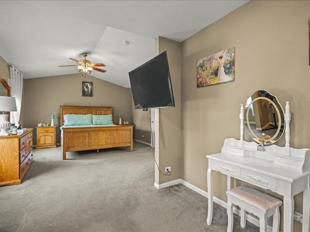 10695 Yellowstone Drive, Huntley, IL 60142