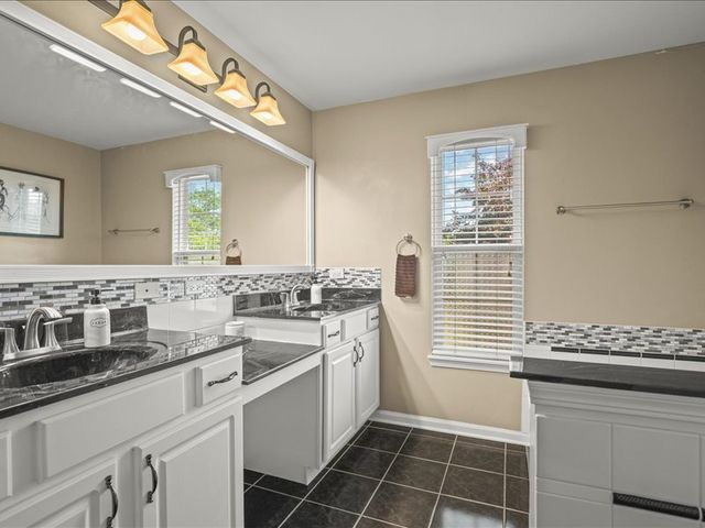 10695 Yellowstone Drive, Huntley, IL 60142