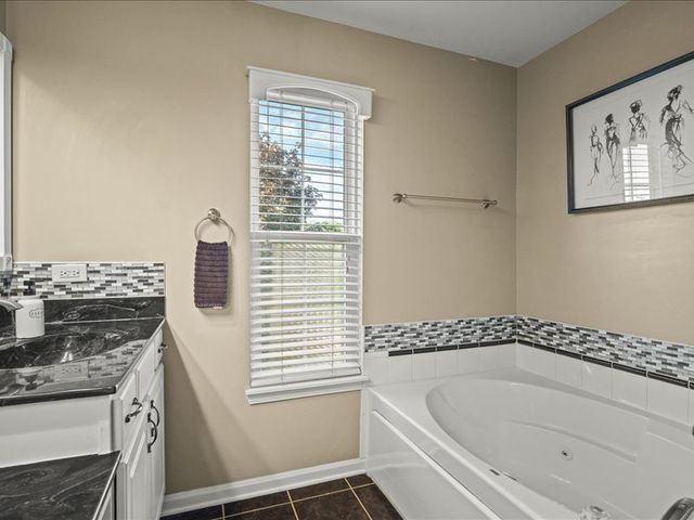 10695 Yellowstone Drive, Huntley, IL 60142