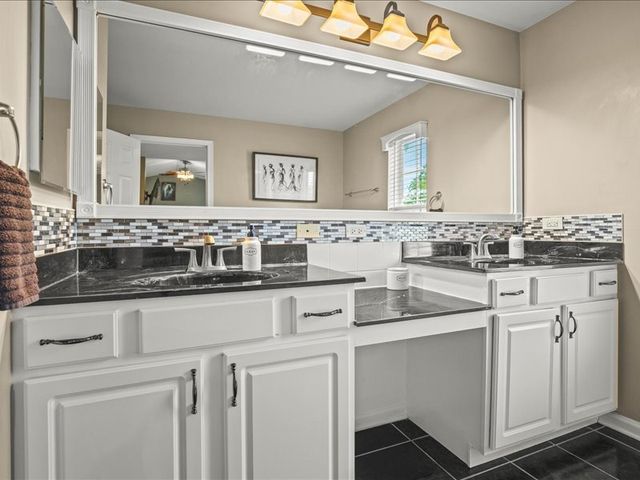 10695 Yellowstone Drive, Huntley, IL 60142
