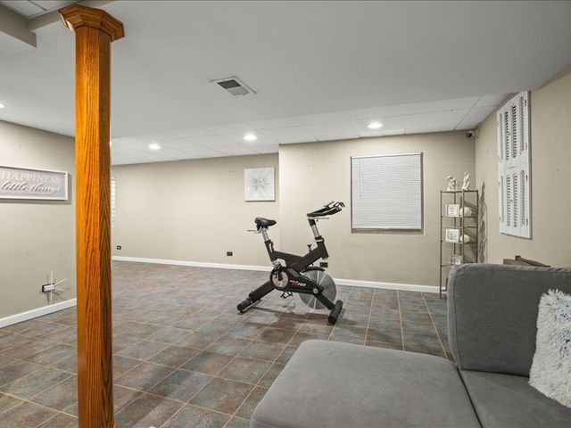 10695 Yellowstone Drive, Huntley, IL 60142