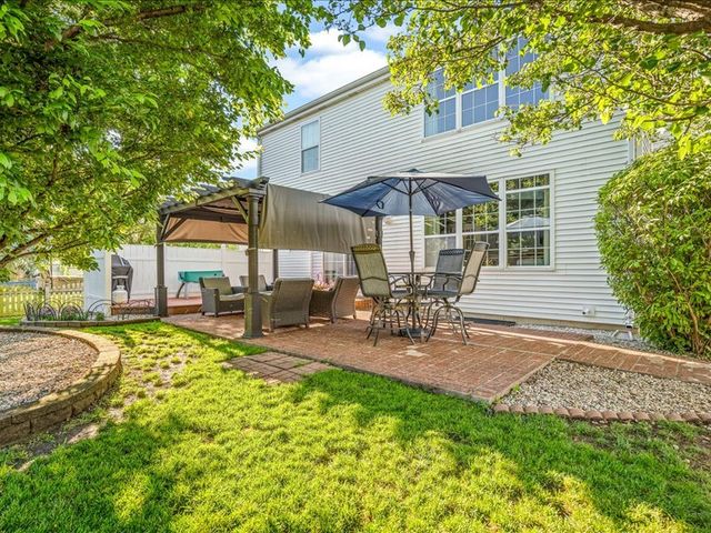 10695 Yellowstone Drive, Huntley, IL 60142