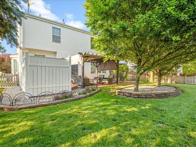 10695 Yellowstone Drive, Huntley, IL 60142