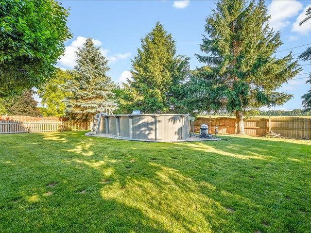 10695 Yellowstone Drive, Huntley, IL 60142