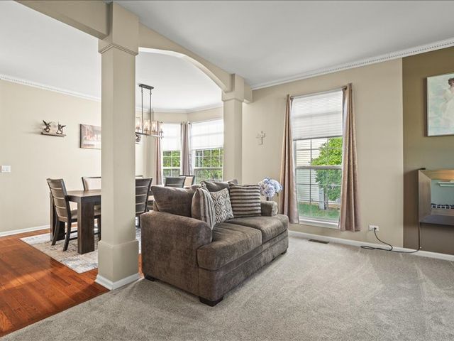 10695 Yellowstone Drive, Huntley, IL 60142