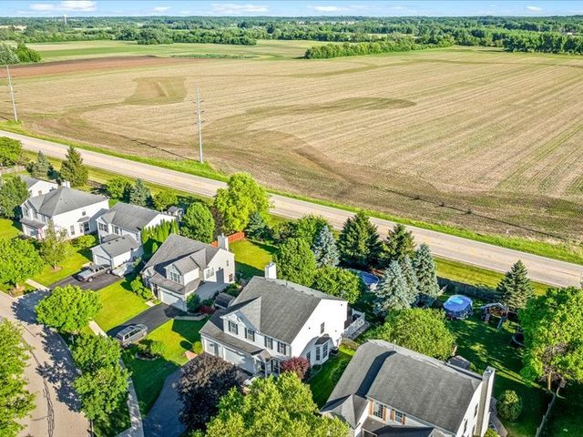 10695 Yellowstone Drive, Huntley, IL 60142