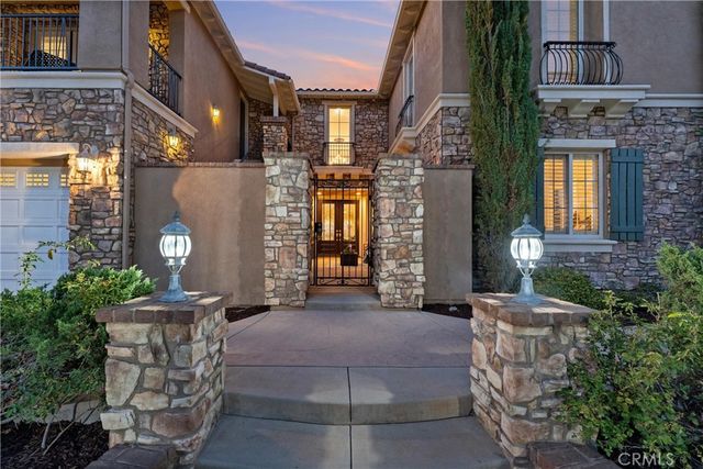 8114 Soft Winds Drive, Corona, CA 92883