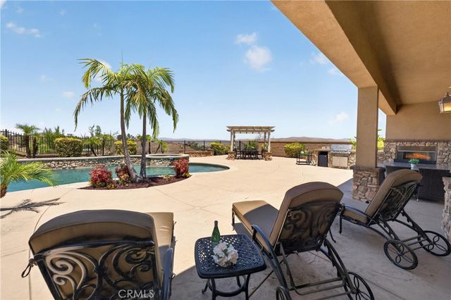 8114 Soft Winds Drive, Corona, CA 92883