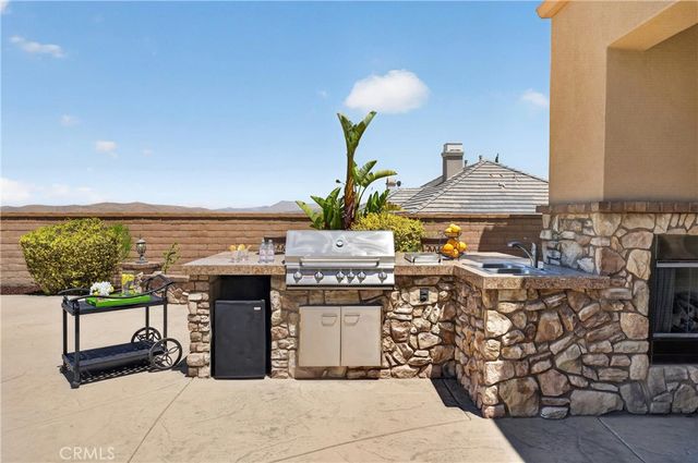 8114 Soft Winds Drive, Corona, CA 92883