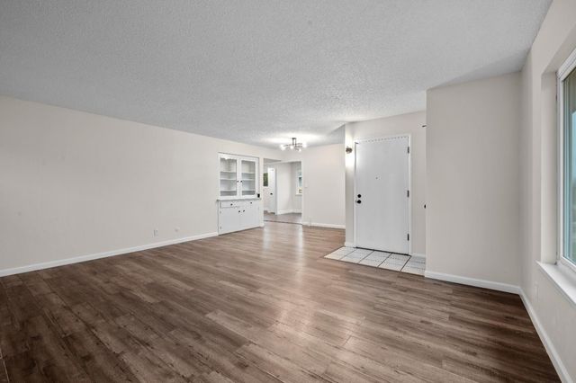 2834 N Hughes Avenue, Fresno, CA 93705