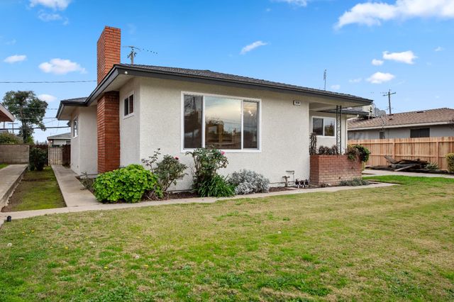 2834 N Hughes Avenue, Fresno, CA 93705