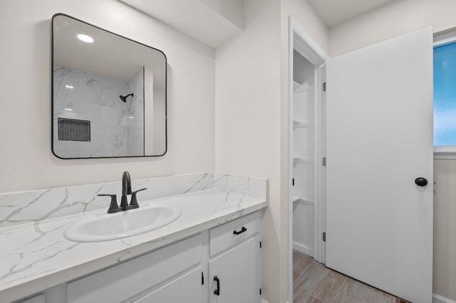 2834 N Hughes Avenue, Fresno, CA 93705