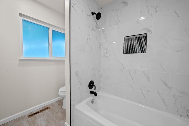 2834 N Hughes Avenue, Fresno, CA 93705