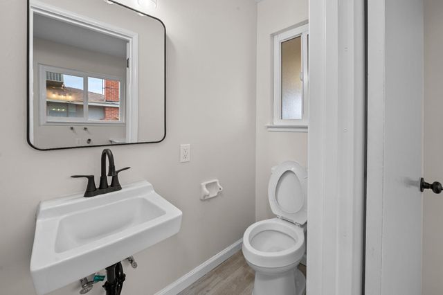 2834 N Hughes Avenue, Fresno, CA 93705