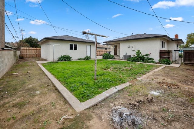 2834 N Hughes Avenue, Fresno, CA 93705