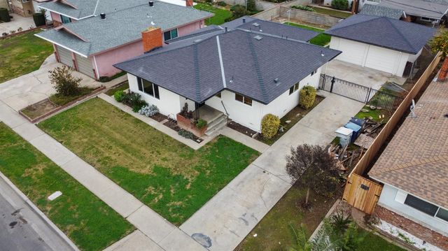 2834 N Hughes Avenue, Fresno, CA 93705
