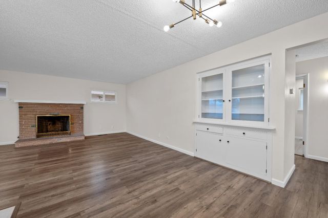 2834 N Hughes Avenue, Fresno, CA 93705