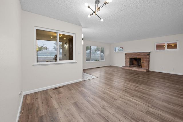 2834 N Hughes Avenue, Fresno, CA 93705