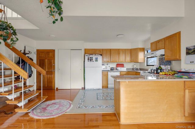 3-14 Julius Road 20D, College Point, NY 11356