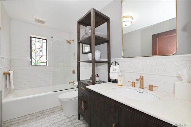 8750 62nd Road, Rego Park, NY 11374