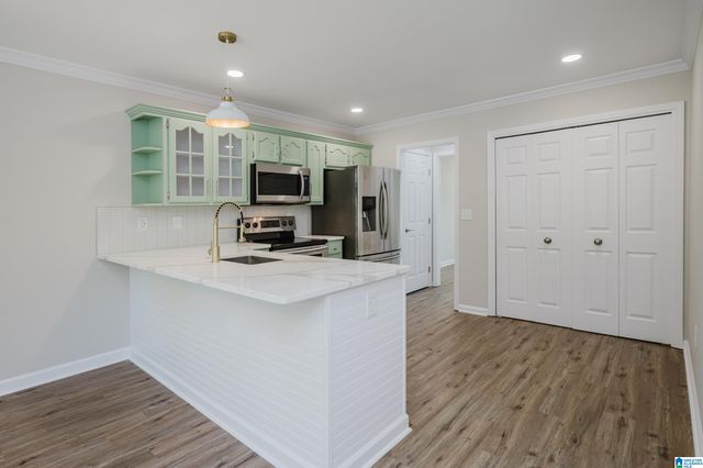 811 1ST STREET, Pleasant Grove, AL 35127