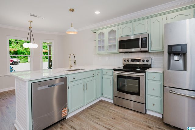 811 1ST STREET, Pleasant Grove, AL 35127