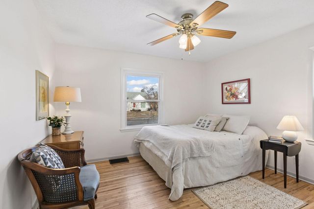 5050 Emerson Avenue N, Minneapolis, MN 55430