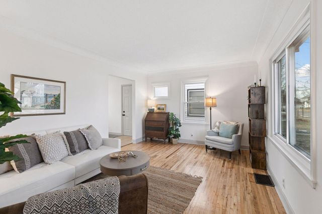 5050 Emerson Avenue N, Minneapolis, MN 55430