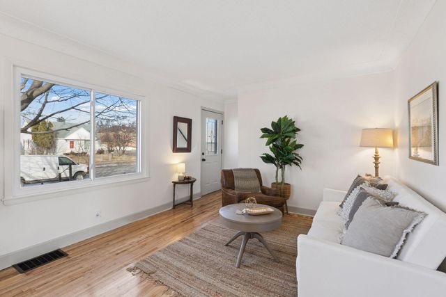 5050 Emerson Avenue N, Minneapolis, MN 55430