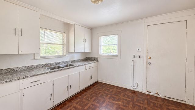 7915 Colonial Lane, Houston, TX 77051