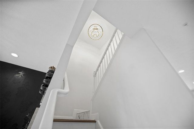 2890 E May Street, Castle Shannon, PA 15234