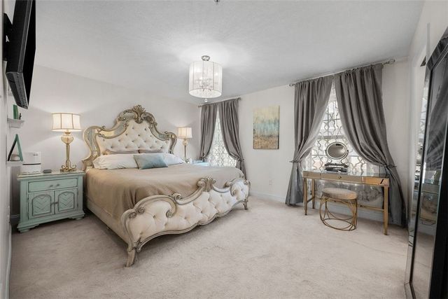 2890 E May Street, Castle Shannon, PA 15234