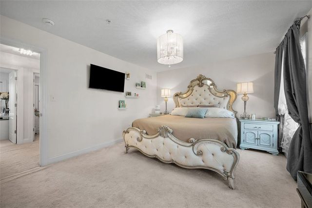 2890 E May Street, Castle Shannon, PA 15234