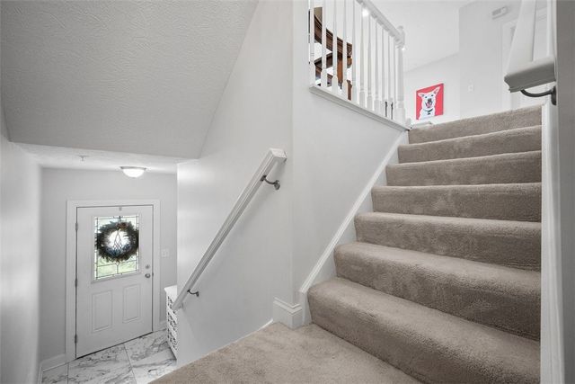 2890 E May Street, Castle Shannon, PA 15234